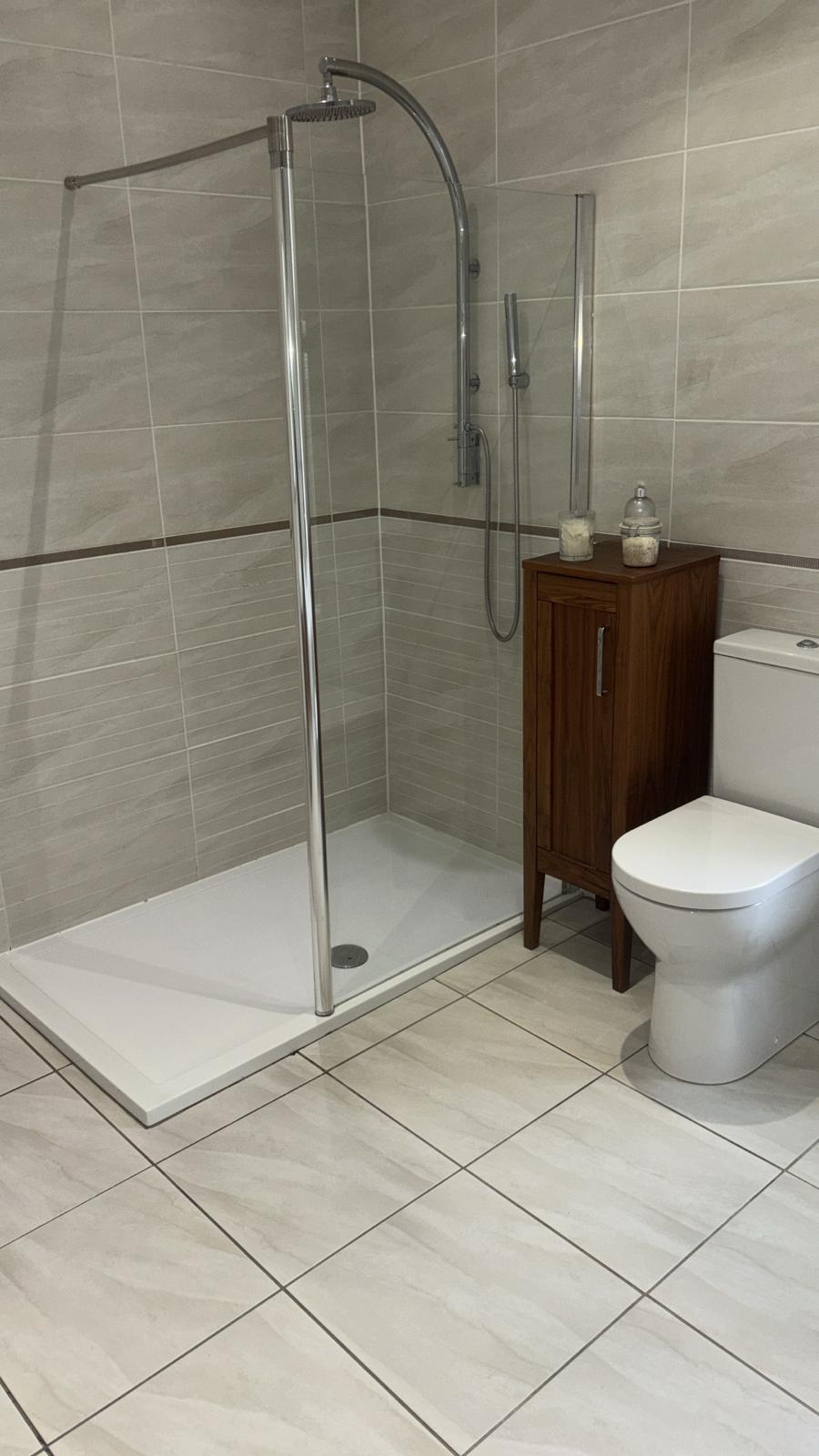 Walk-in Shower — Polished