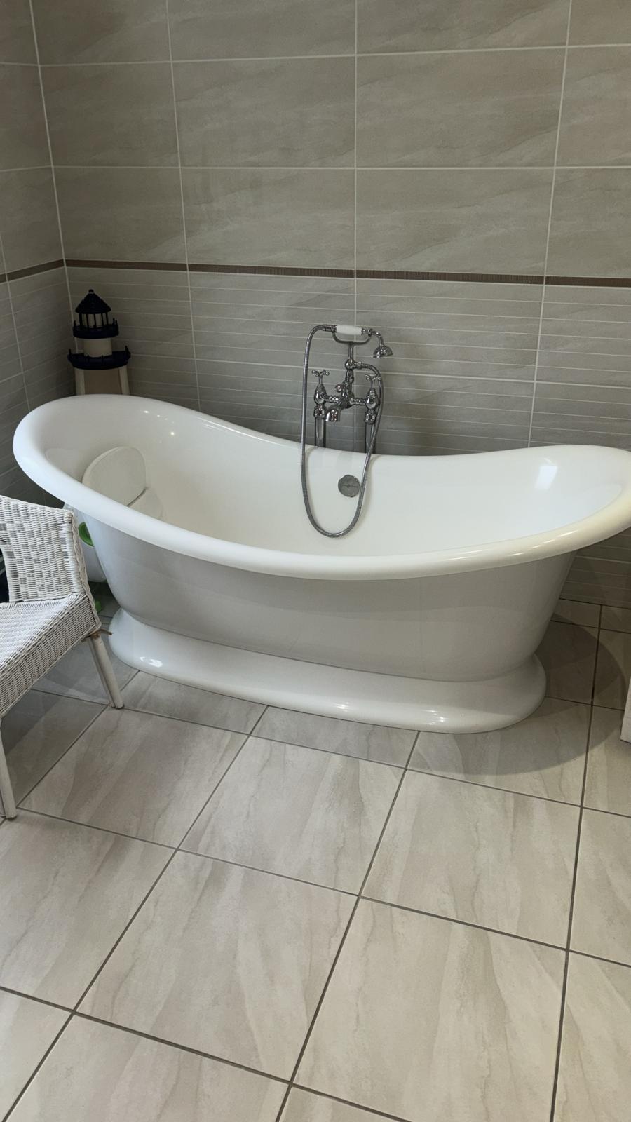 Freestanding Bath — Sparkle